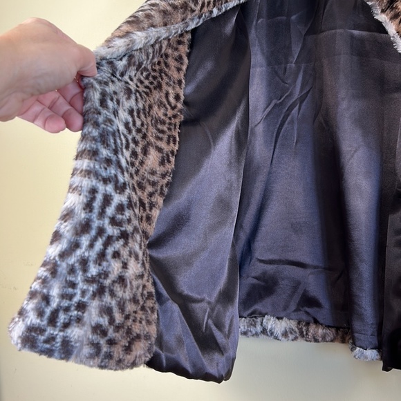 Cougar print women’s cape jacket very soft faux fur size medium - Picture 6 of 11